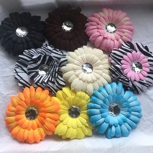 Lot of 9 clip on flowers